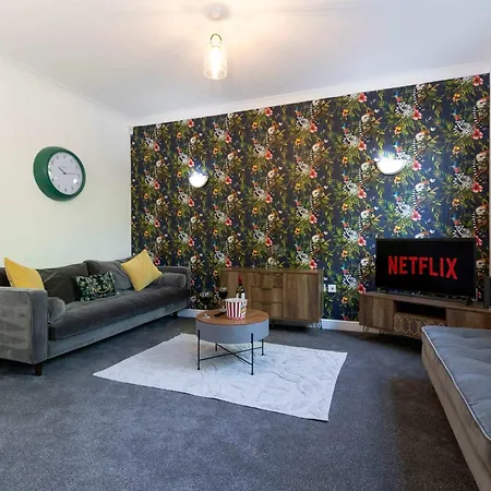 Ts1 Large With Private Parking Middlesbrough