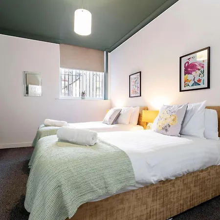 Ts1 Large With Private Parking Daire Middlesbrough