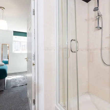 Ts1 Large With Private Parking * Мидлсбро